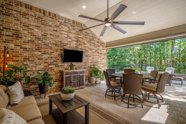 111 Mountain Laurel Drive, Montgomery, TX 77316