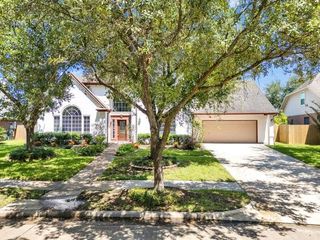1915 Hollys Way, Sugar Land, TX 77479