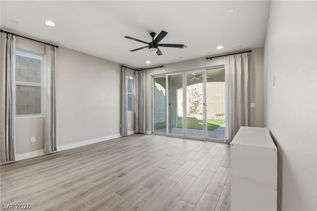 11852 River Hawk Avenue, Las Vegas, NV 89138