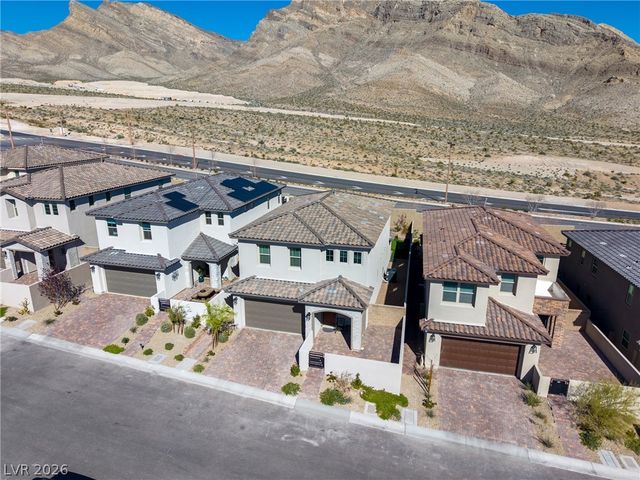 11852 River Hawk Avenue, Las Vegas, NV 89138