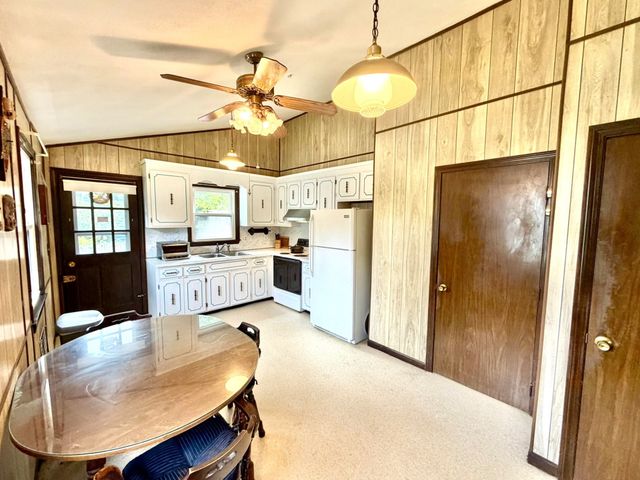 110 Hubbard Ave, Brockton, MA 02301