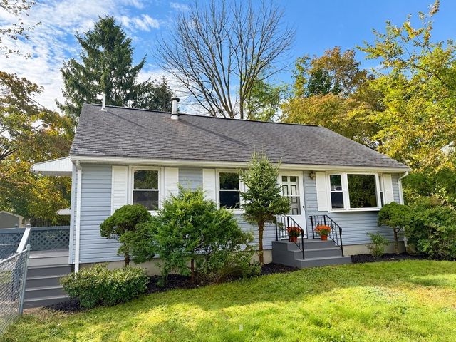 110 Hubbard Ave, Brockton, MA 02301
