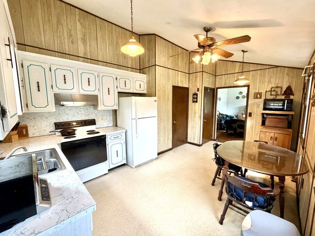 110 Hubbard Ave, Brockton, MA 02301