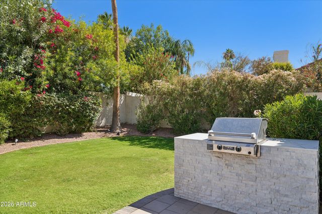 10038 E CORRINE Drive, Scottsdale, AZ 85260