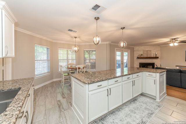 2961 WHITE PINE DR, Schertz, TX 78154