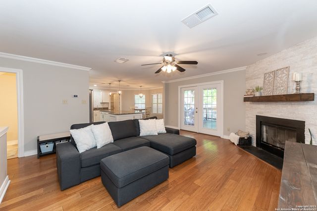 2961 WHITE PINE DR, Schertz, TX 78154