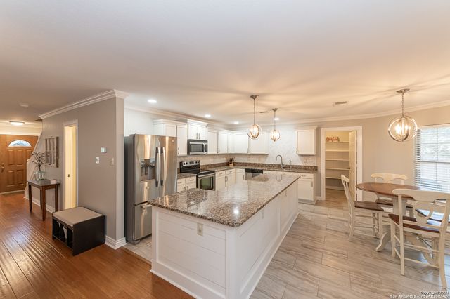 2961 WHITE PINE DR, Schertz, TX 78154