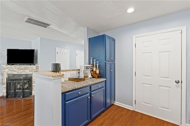 556 Oxford Street, Winston-salem, NC 27103