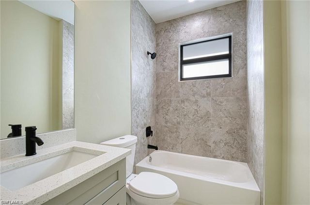219 33rd AVE NW, Naples, FL 34120