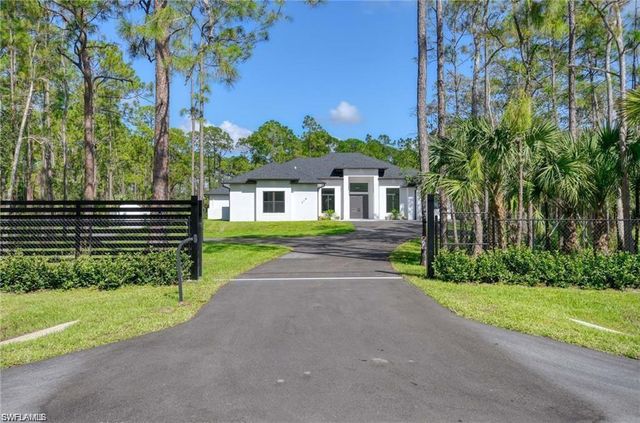 219 33rd AVE NW, Naples, FL 34120