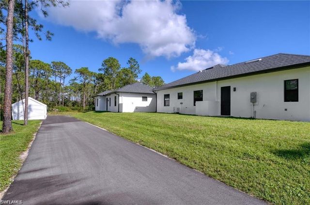 219 33rd AVE NW, Naples, FL 34120