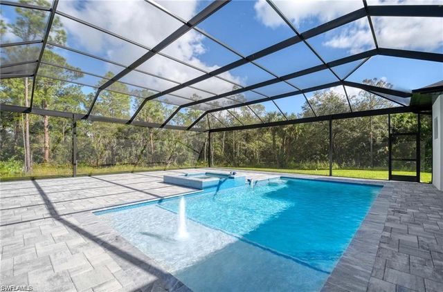 219 33rd AVE NW, Naples, FL 34120
