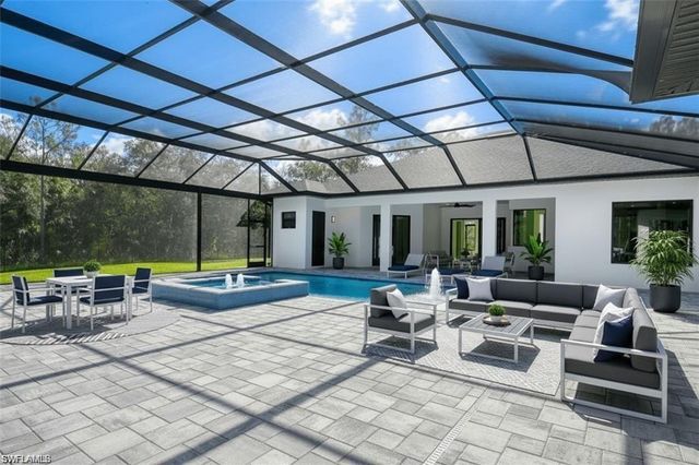 219 33rd AVE NW, Naples, FL 34120