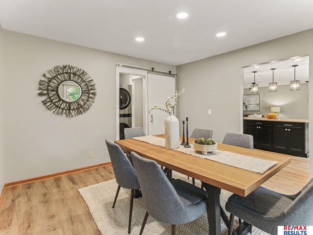 6013 Oak Hills Drive, Omaha, NE 68137
