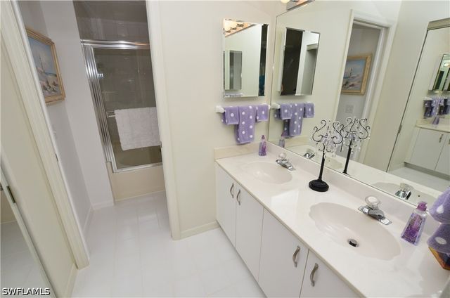 1044 Woodshire LN B210, Naples, FL 34105