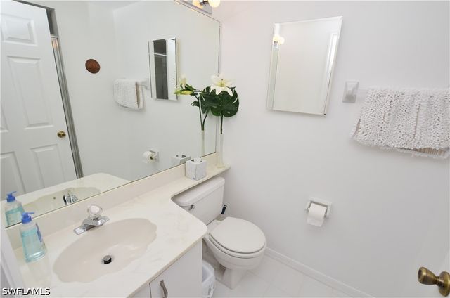 1044 Woodshire LN B210, Naples, FL 34105