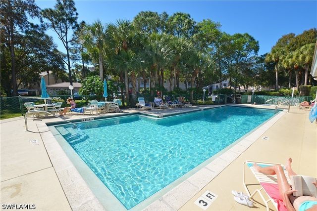 1044 Woodshire LN B210, Naples, FL 34105