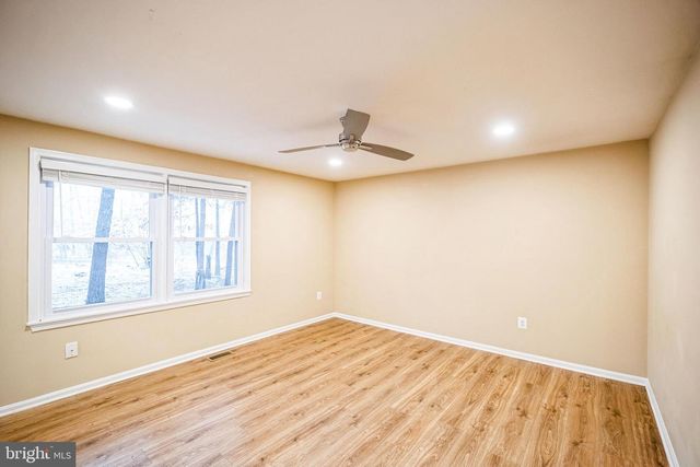 16080 DEER PARK DR, Dumfries, VA 22025