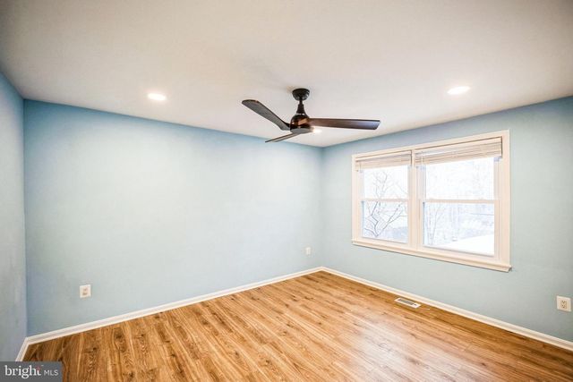 16080 DEER PARK DR, Dumfries, VA 22025