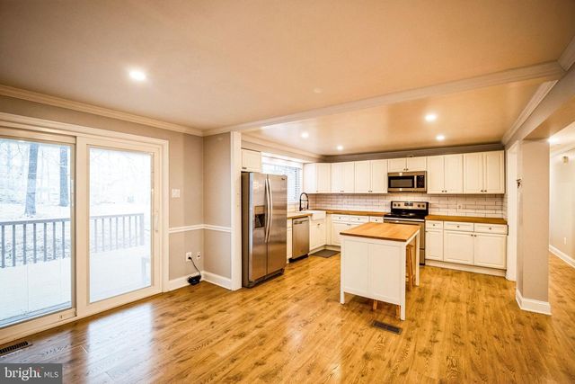 16080 DEER PARK DR, Dumfries, VA 22025