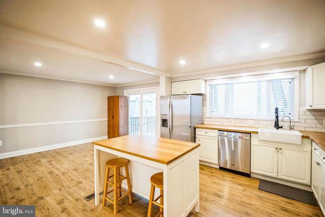 16080 DEER PARK DR, Dumfries, VA 22025