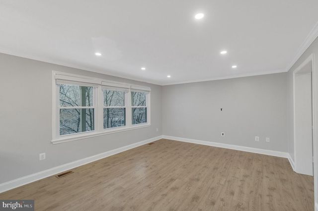 16080 DEER PARK DR, Dumfries, VA 22025