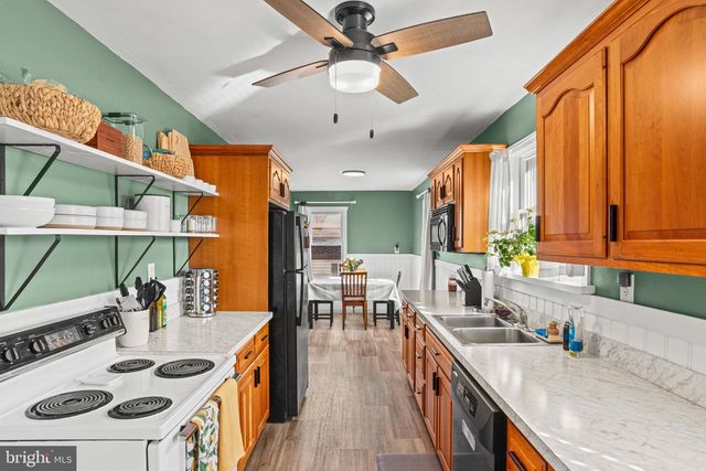 1 ASH LANE, Cleona, PA 17042