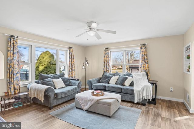 1 ASH LANE, Cleona, PA 17042