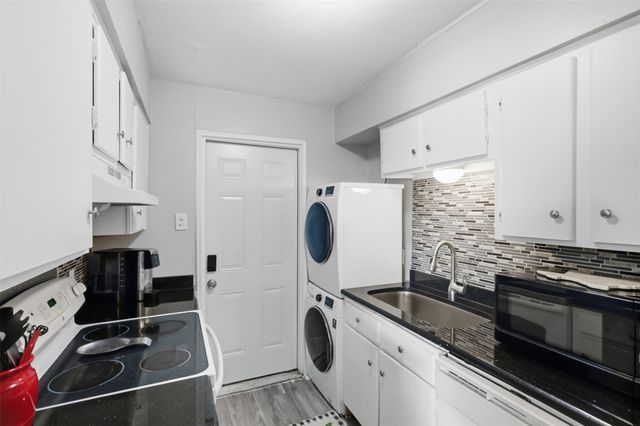 13915 Brookgreen Drive, Dallas, TX 75240