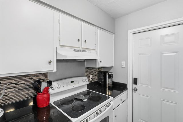 13915 Brookgreen Drive, Dallas, TX 75240