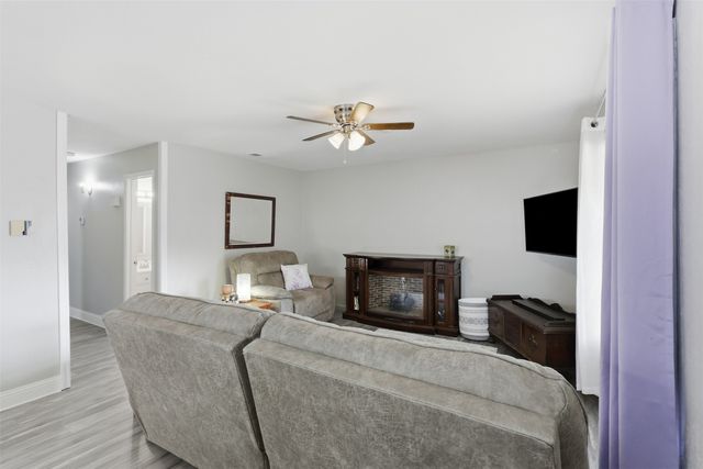 13915 Brookgreen Drive, Dallas, TX 75240