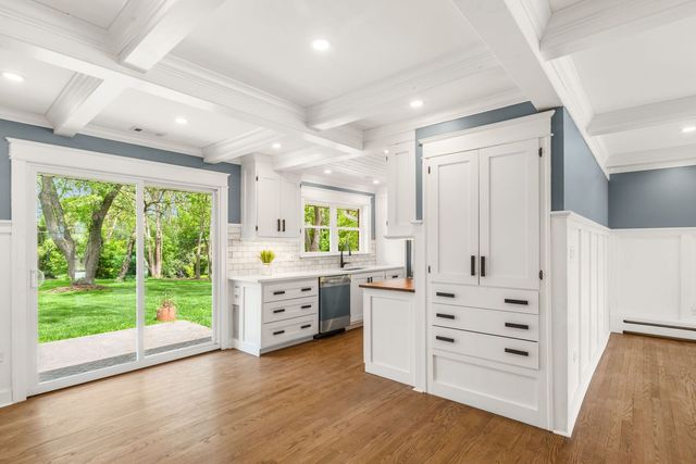 1010 W Elm Street, Palatine, IL 60067