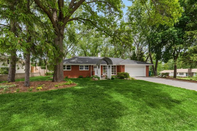1010 W Elm Street, Palatine, IL 60067