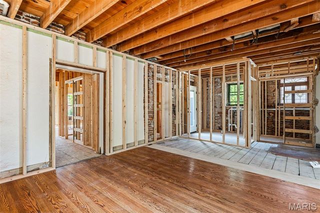 6550 Walsh Street, St Louis, MO 63109