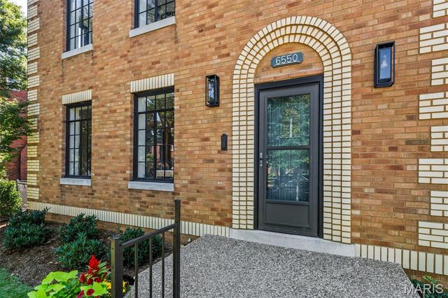 6550 Walsh Street, St Louis, MO 63109