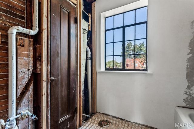 6550 Walsh Street, St Louis, MO 63109