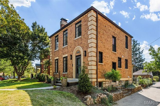 6550 Walsh Street, St Louis, MO 63109