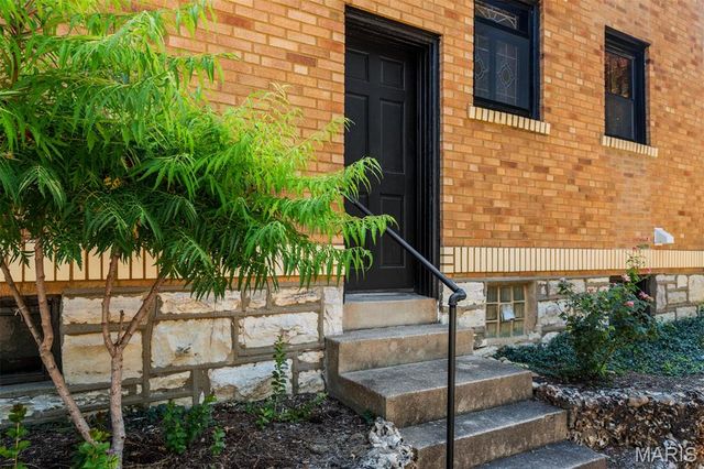 6550 Walsh Street, St Louis, MO 63109