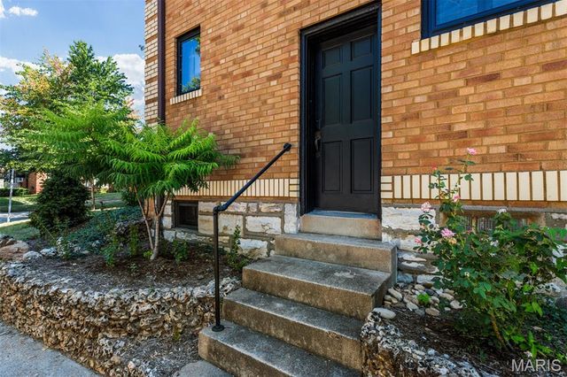 6550 Walsh Street, St Louis, MO 63109