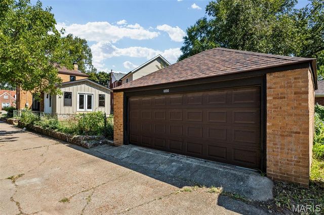 6550 Walsh Street, St Louis, MO 63109