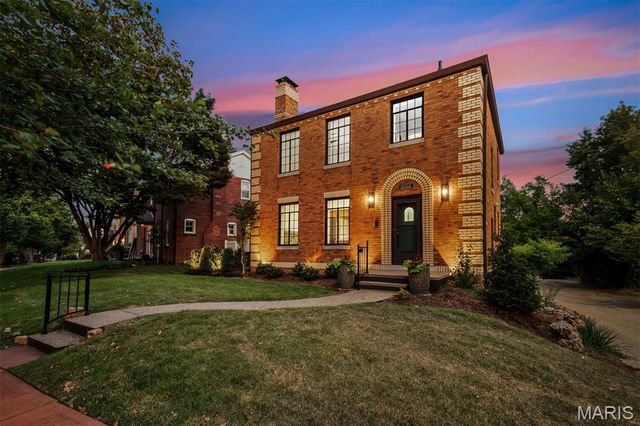 6550 Walsh Street, St Louis, MO 63109