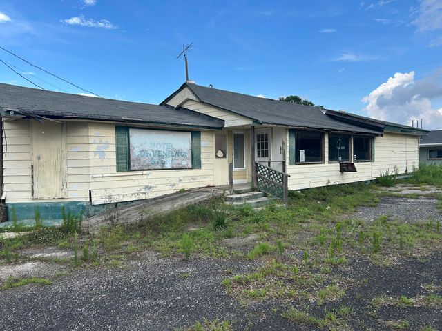 1054 Edgewater Road, Pineville, SC 29468