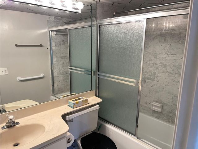 9410 N Hollybrook Lake Drive 310, Pembroke Pines, FL 33025