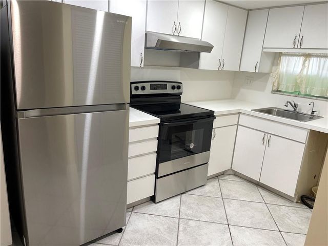 9410 N Hollybrook Lake Drive 310, Pembroke Pines, FL 33025