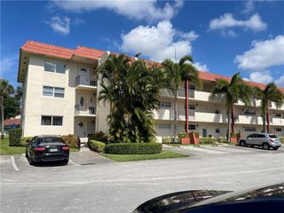 9410 N Hollybrook Lake Drive 310, Pembroke Pines, FL 33025