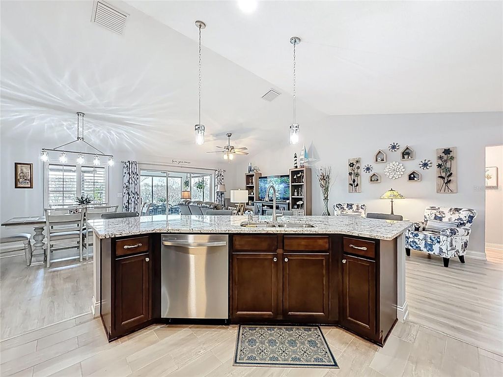 Image 11 of property listing at 9910 SW 55TH AVENUE ROAD, Ocala, FL 34476