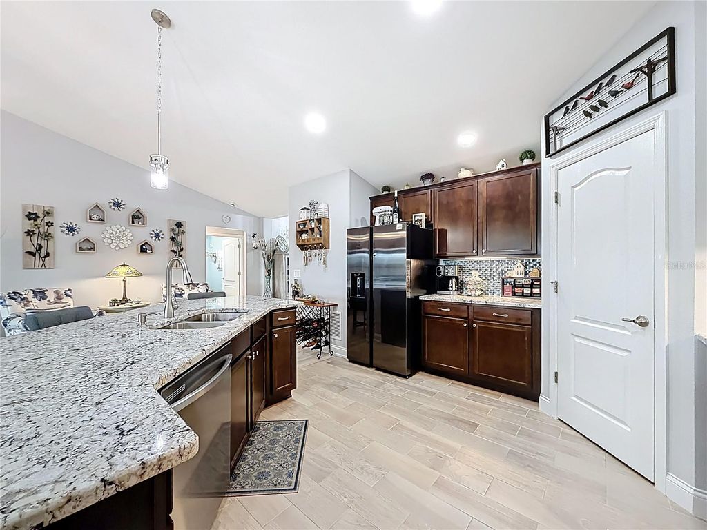 Image 14 of property listing at 9910 SW 55TH AVENUE ROAD, Ocala, FL 34476