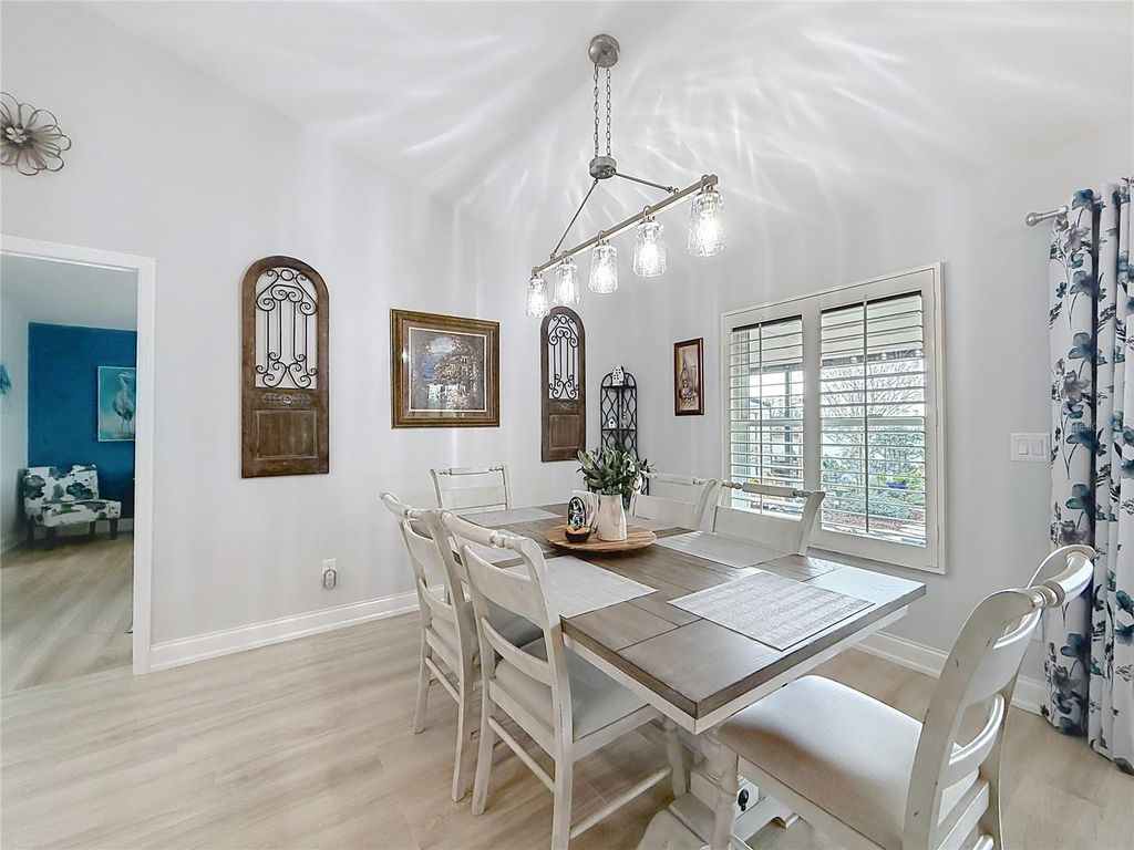 Image 18 of property listing at 9910 SW 55TH AVENUE ROAD, Ocala, FL 34476