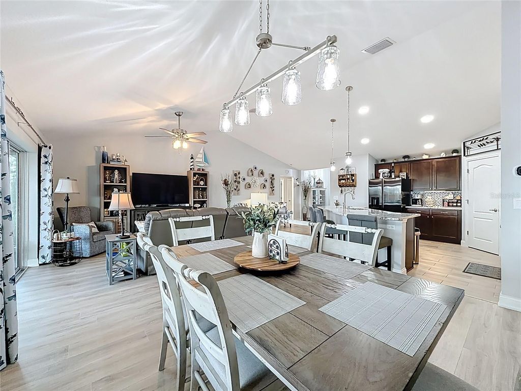 Image 20 of property listing at 9910 SW 55TH AVENUE ROAD, Ocala, FL 34476