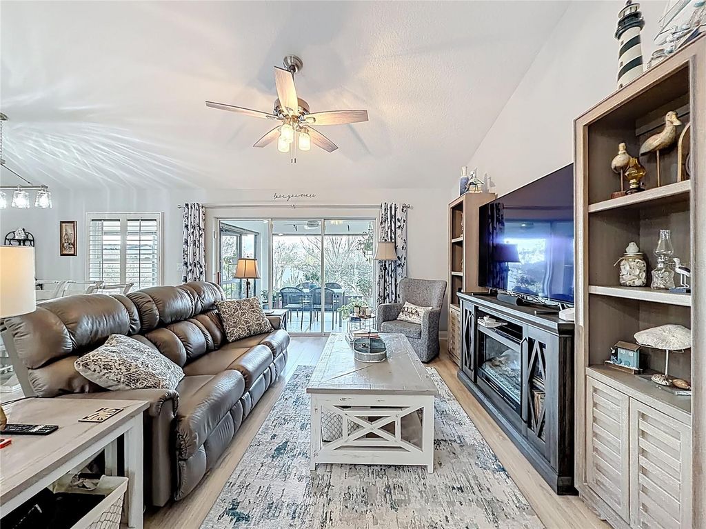 Image 22 of property listing at 9910 SW 55TH AVENUE ROAD, Ocala, FL 34476